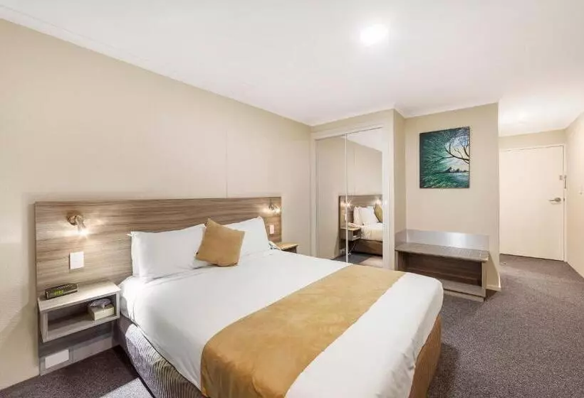 فندق Ciloms Airport Lodge