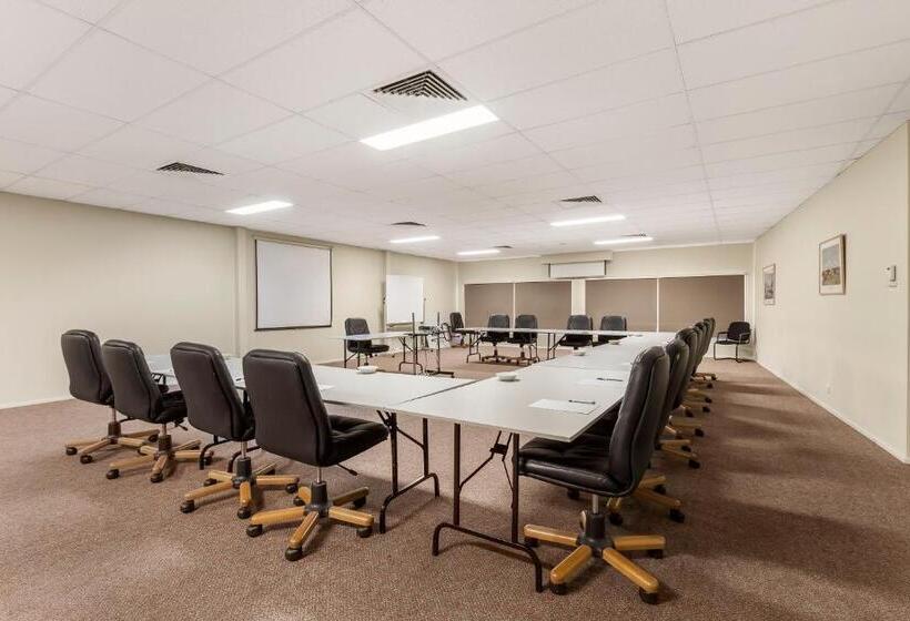 בית מלון כפרי Ciloms Airport Lodge