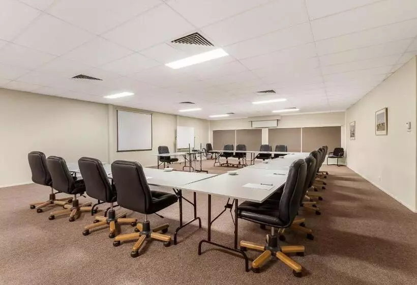 فندق Ciloms Airport Lodge