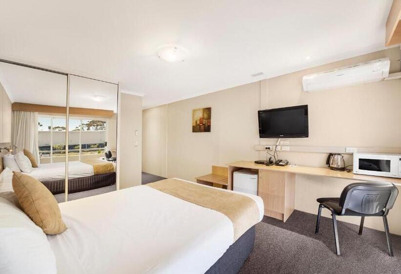 בית מלון כפרי Ciloms Airport Lodge