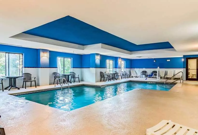 Отель Comfort Inn & Suites Chattanooga West Lookout Mountain