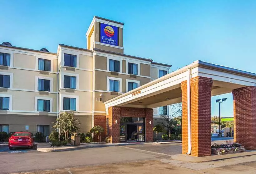 Отель Comfort Inn & Suites Chattanooga West Lookout Mountain