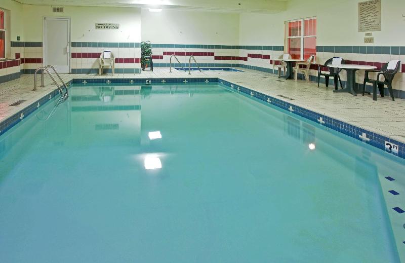 בית מלון כפרי Country Inn & Suites By Radisson, Birch Run Frankenmuth, Mi