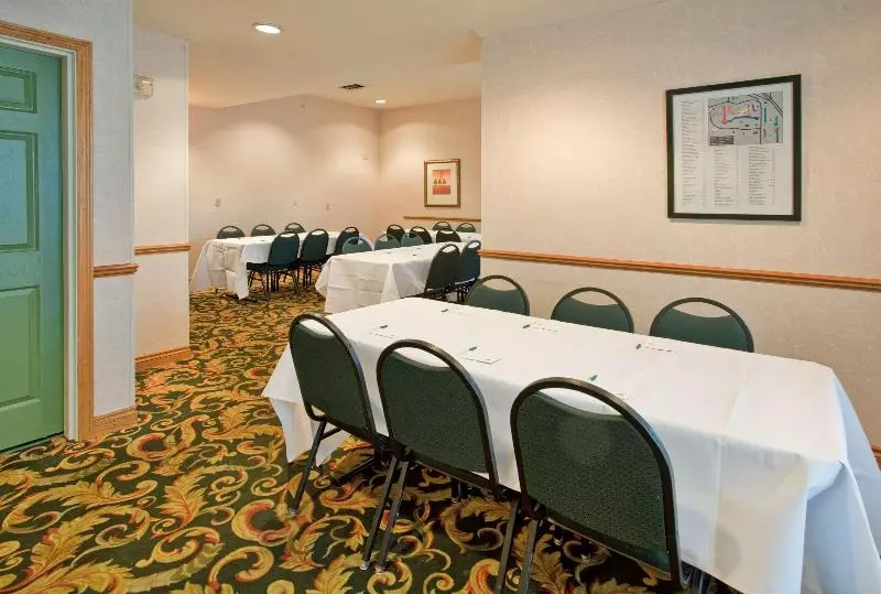 호텔 Country Inn & Suites By Radisson, Birch Run Frankenmuth, Mi
