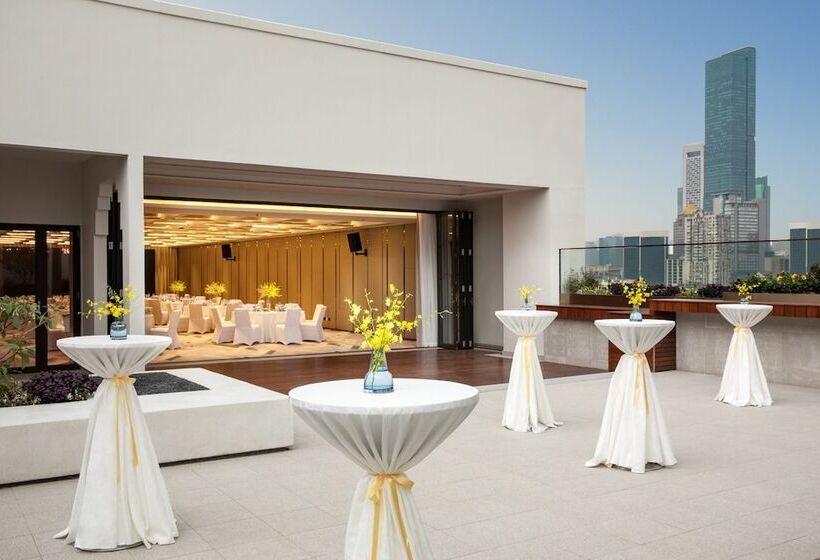 فندق Voco Nanjing Oriental Pearl