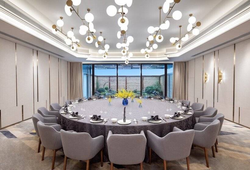 فندق Voco Nanjing Oriental Pearl