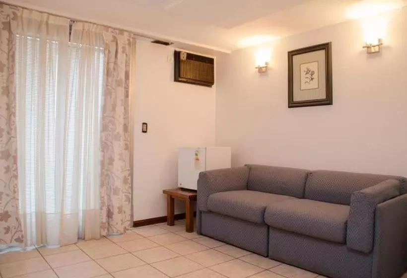 ホテル Esmeralda Palace