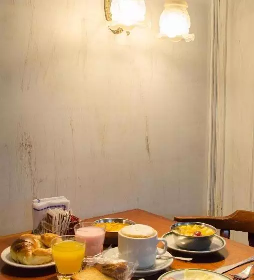 ホテル Esmeralda Palace