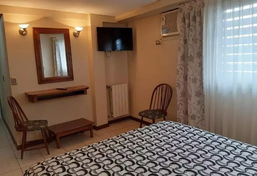 ホテル Esmeralda Palace