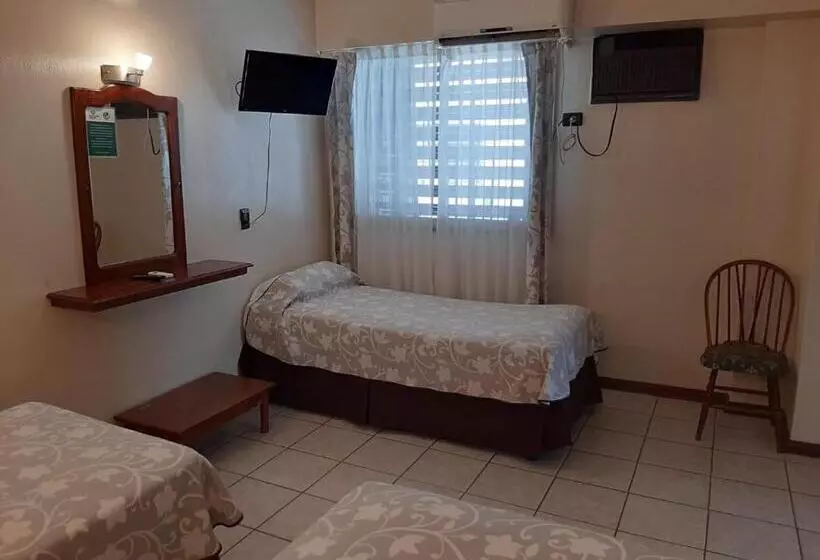 ホテル Esmeralda Palace