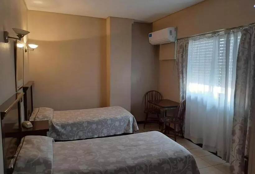 ホテル Esmeralda Palace