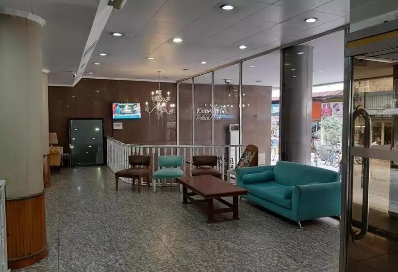 ホテル Esmeralda Palace