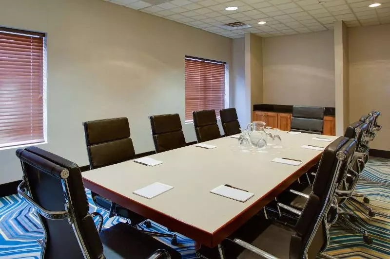 هتل Fairfield Inn & Suites By Marriott Virginia Beach/norfolk Airport