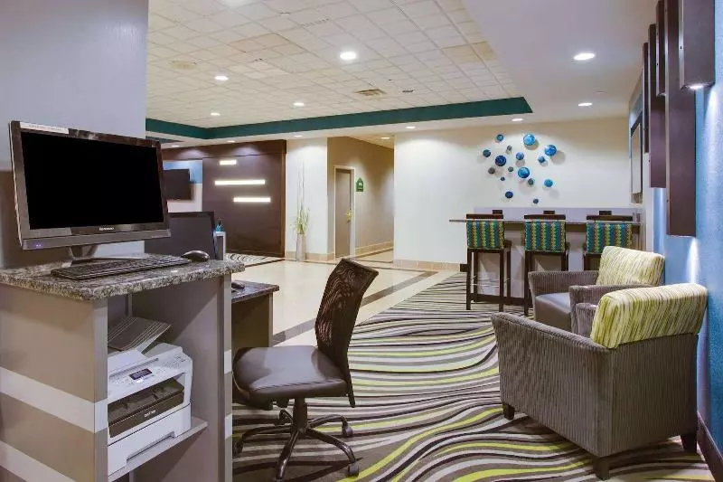 هتل Fairfield Inn & Suites By Marriott Virginia Beach/norfolk Airport