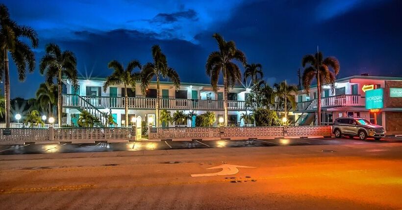 Отель Horizon By The Sea Inn