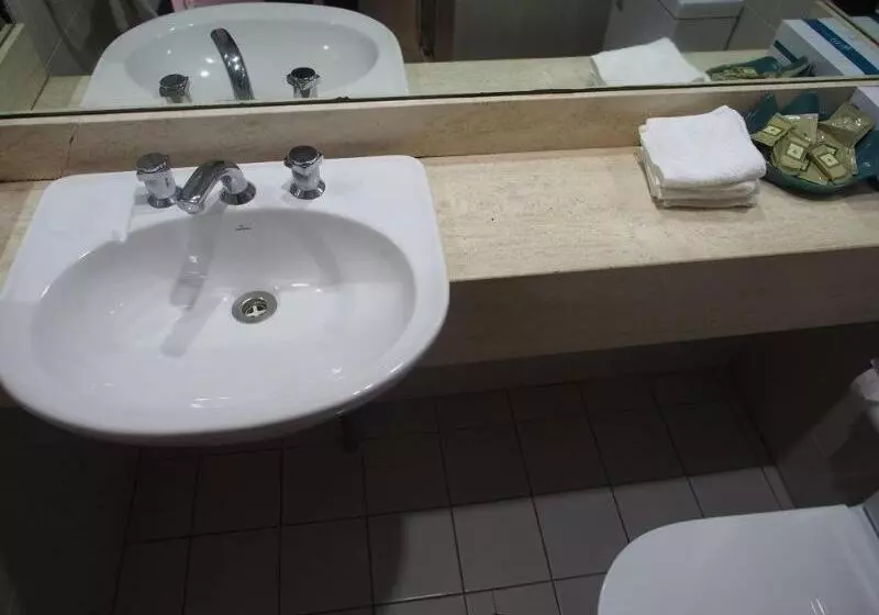 Killara Hotel & Suites