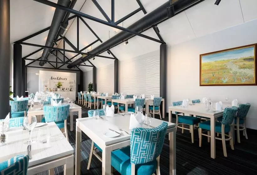 Lakeside Hotel And Conference Centre