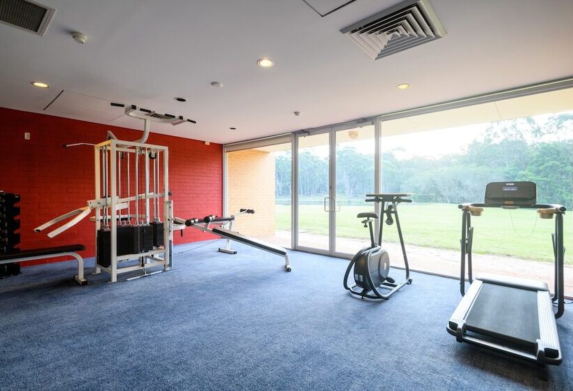 Lakeside Hotel And Conference Centre