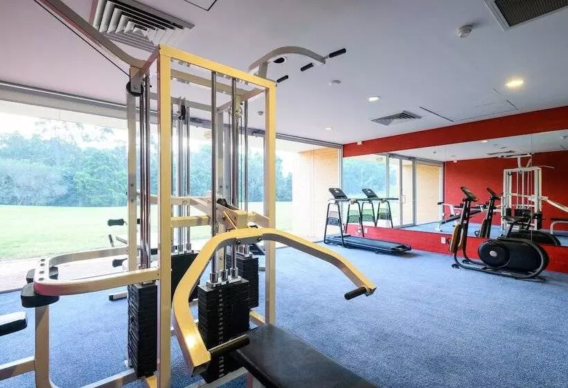 Lakeside Hotel And Conference Centre