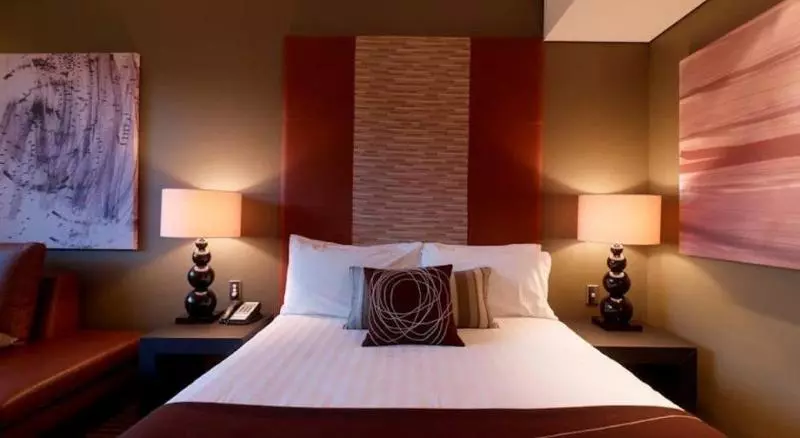 Lakeside Hotel And Conference Centre