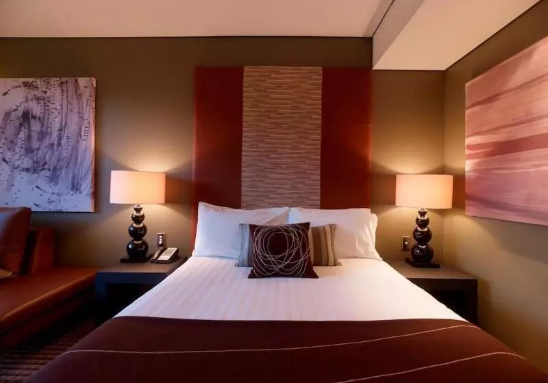 Lakeside Hotel And Conference Centre