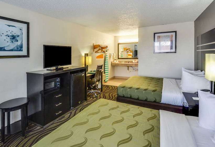 בית מלון כפרי Quality Inn & Suites Hardeeville Savannah North