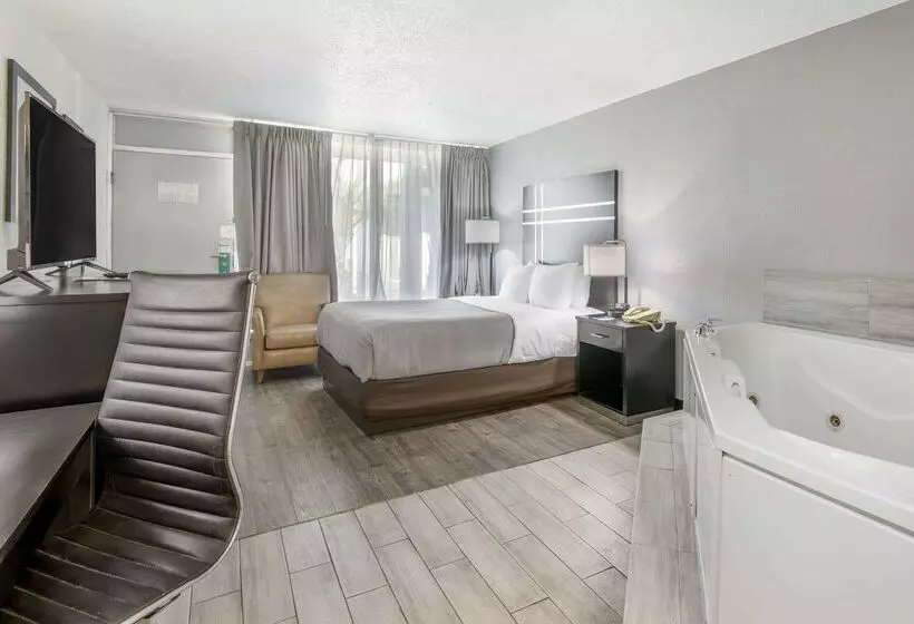 Отель Quality Inn & Suites Hardeeville  Savannah North