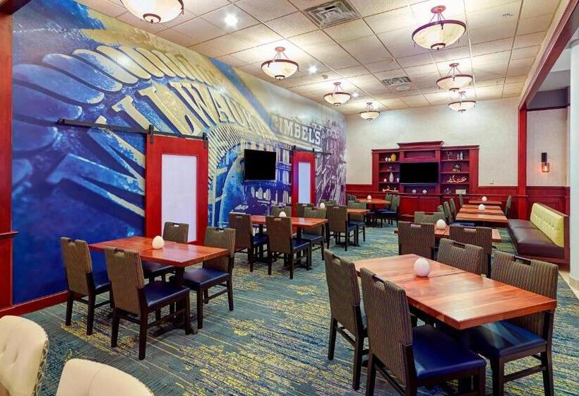 Отель Residence Inn Milwaukee Downtown