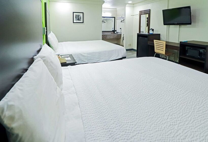 בית מלון כפרי Rodeway Inn San Antonio Lackland Afb Seaworld