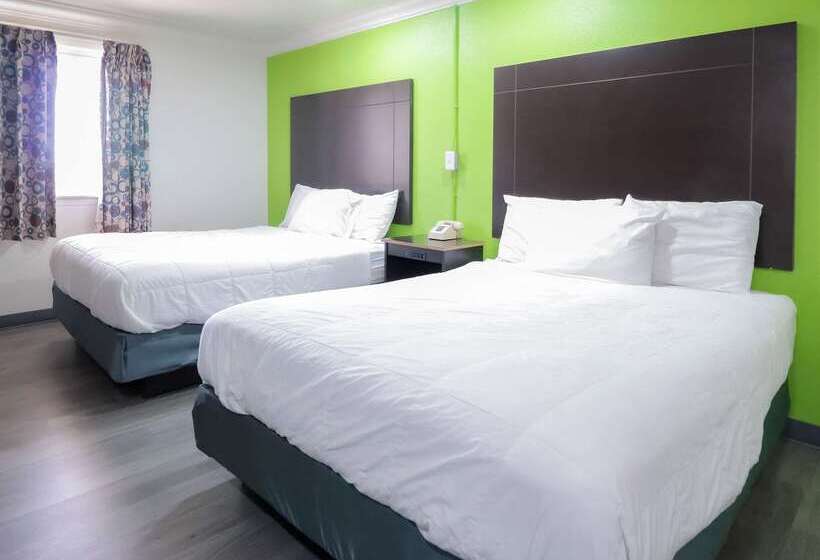 בית מלון כפרי Rodeway Inn San Antonio Lackland Afb Seaworld