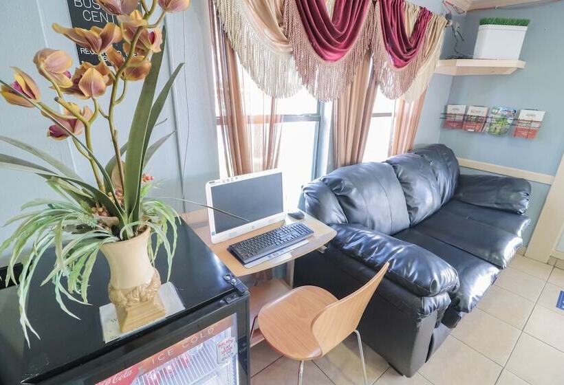 בית מלון כפרי Rodeway Inn San Antonio Lackland Afb Seaworld