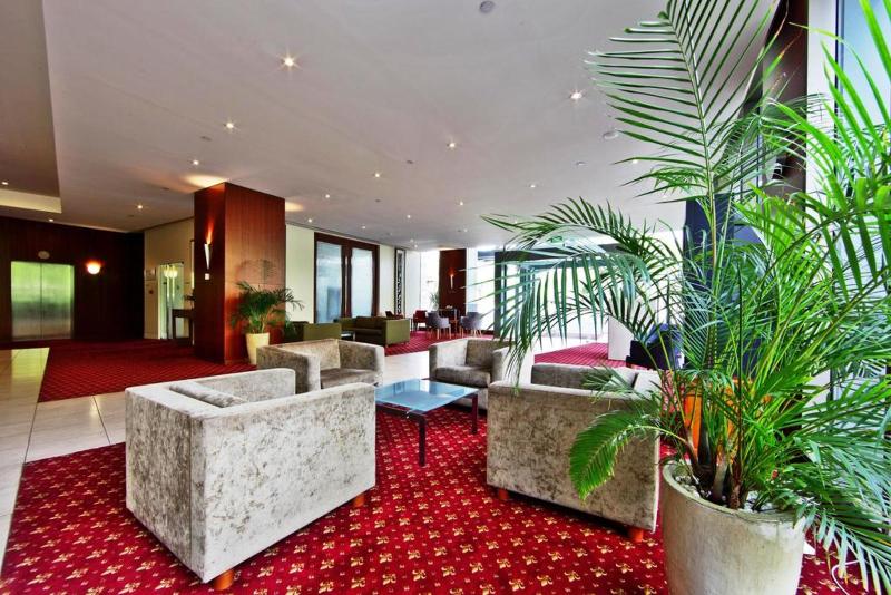 Отель Seasons Botanic Gardens