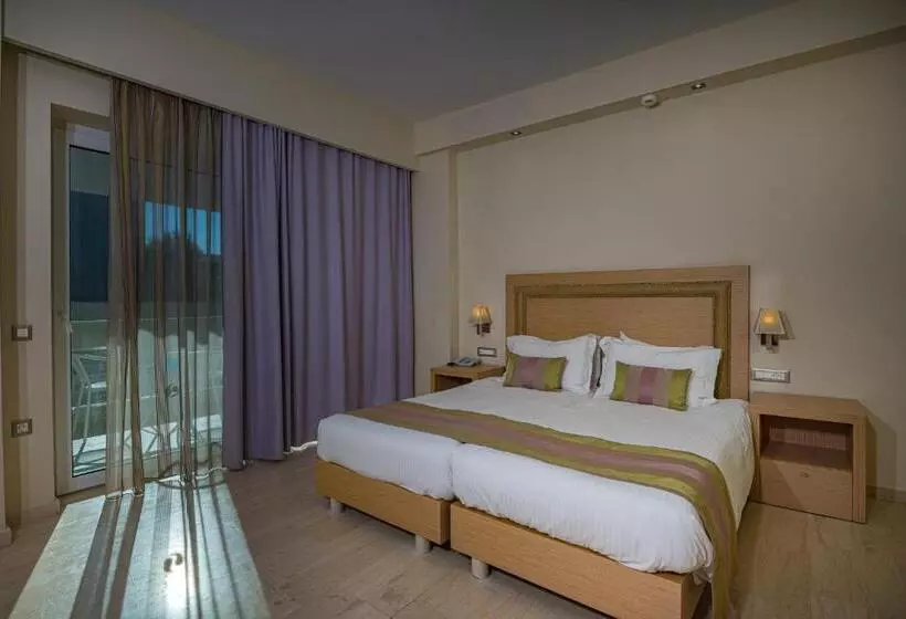 هتل Alexandra Beach Resort & Spa