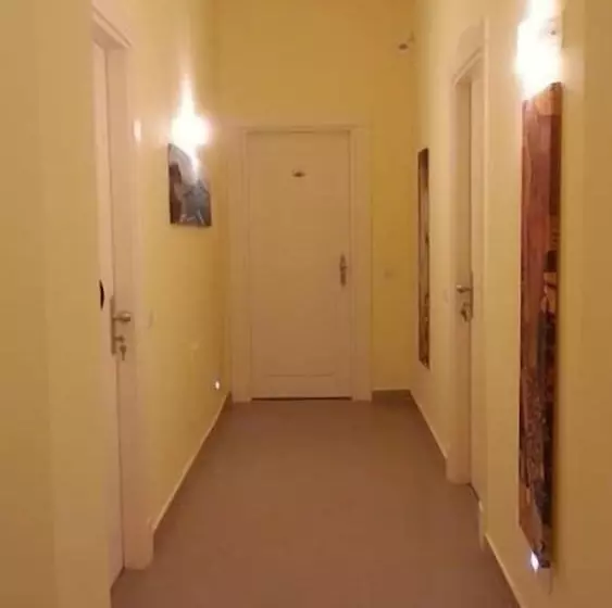 هتل Capodichino International