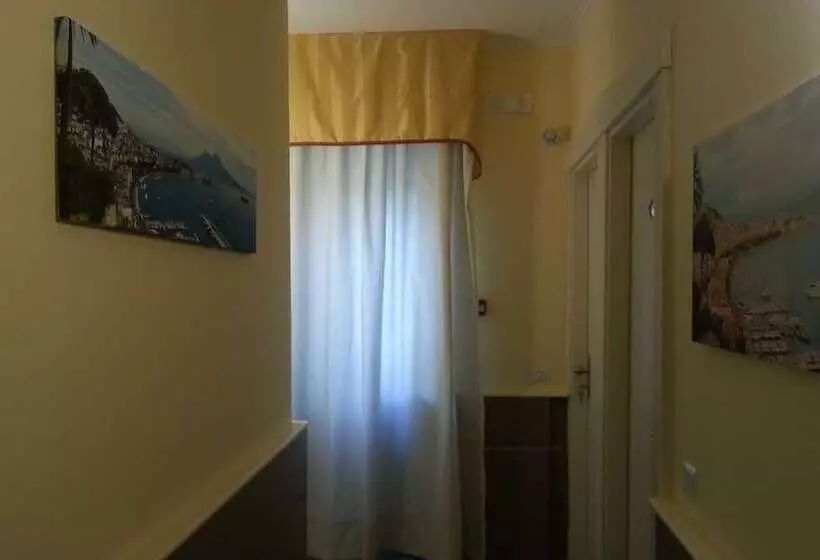 هتل Capodichino International