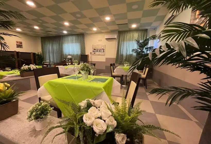 هتل Capodichino International