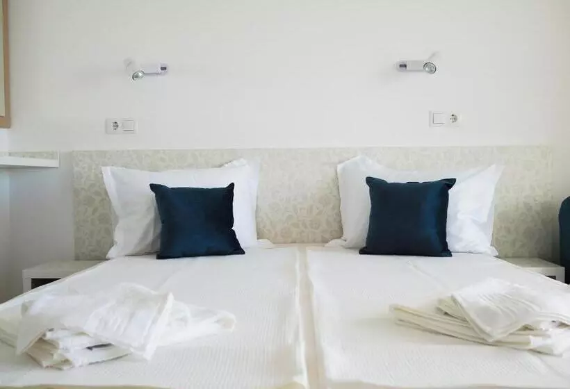 Отель Carmen Azzuro