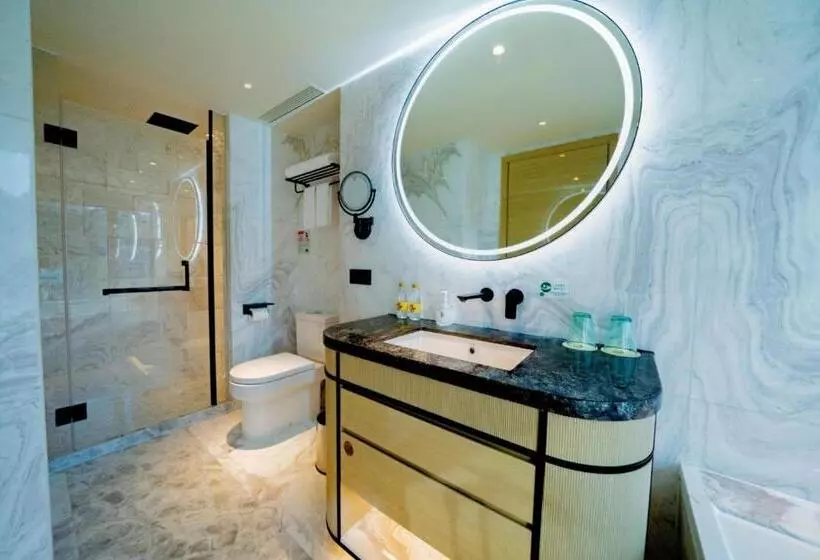 هتل Golden Dragon