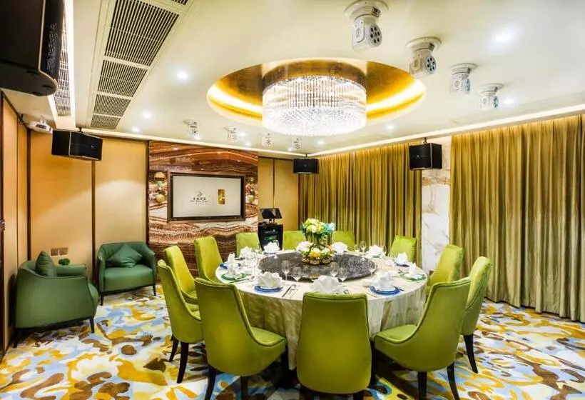 هتل Golden Dragon