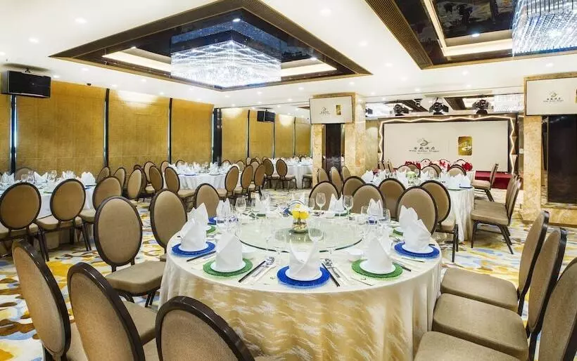 هتل Golden Dragon