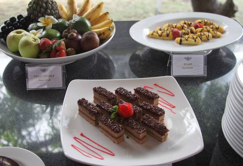 בית מלון כפרי Grand Barong Resort