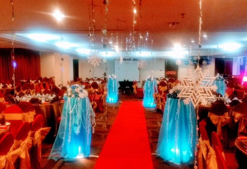 فندق Grand Continental Kuching