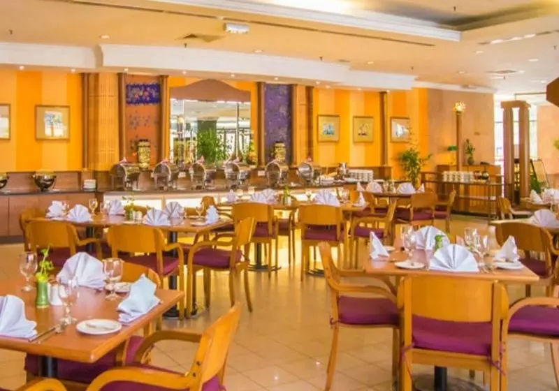 ホテル Grand Continental Kuching