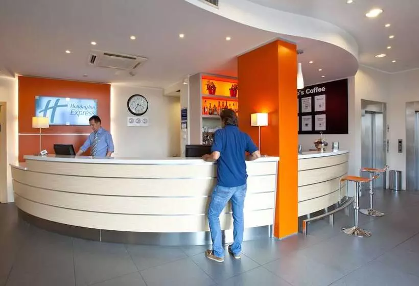 هتل Holiday Inn Express Reggio Emilia, An Ihg