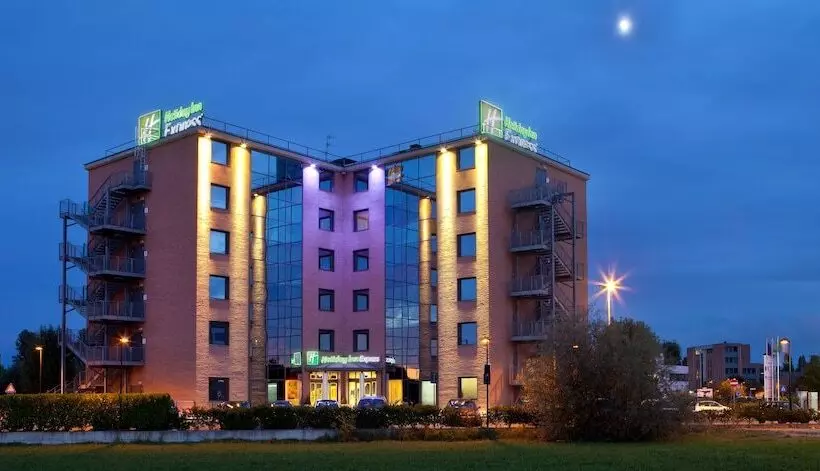 هتل Holiday Inn Express Reggio Emilia, An Ihg