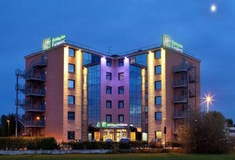 هتل Holiday Inn Express Reggio Emilia, An Ihg