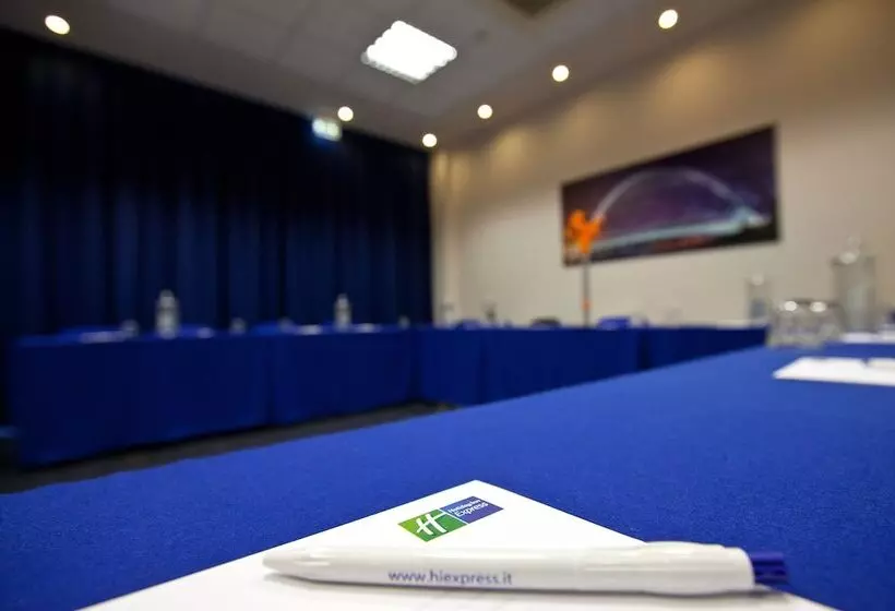 هتل Holiday Inn Express Reggio Emilia, An Ihg