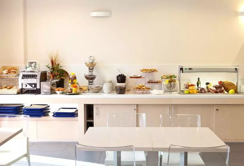 هتل Holiday Inn Express Reggio Emilia, An Ihg