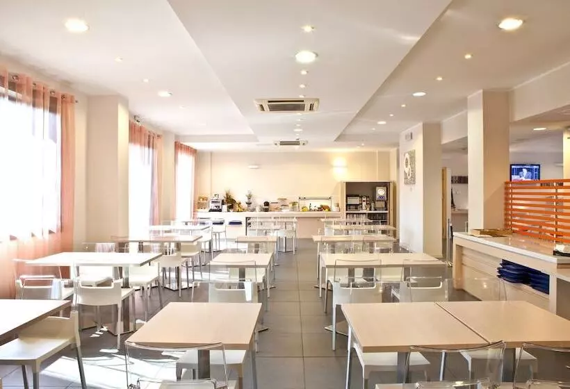 هتل Holiday Inn Express Reggio Emilia, An Ihg