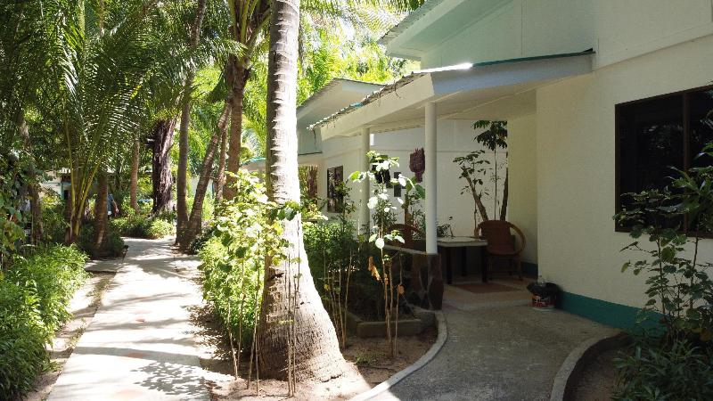 בית מלון כפרי Lanta Island Resort